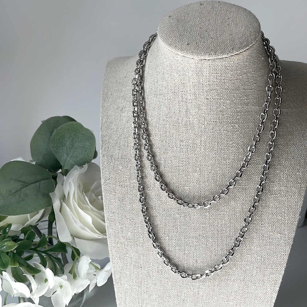 PARK LANE NECKLACE silver chain, 32 inches in length.